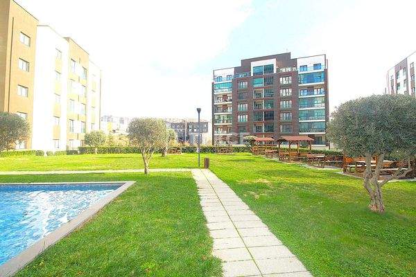 Apartments with Swimming Pools in Beylikdüzü İstanbul