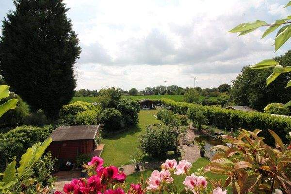 Blick von der Loggia in den Garten
