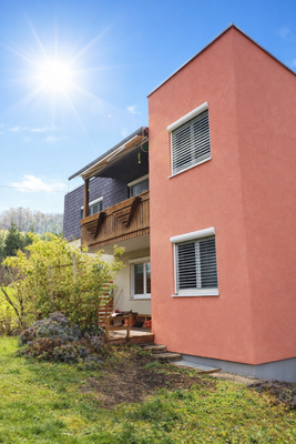 Außenansicht mit Terrasse