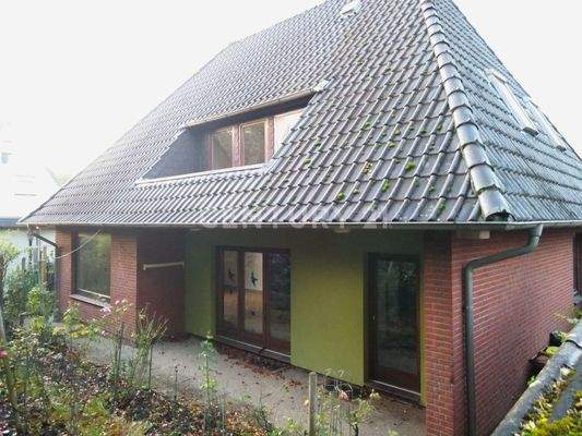 Garten/ Überdachte Terrasse zum Süden