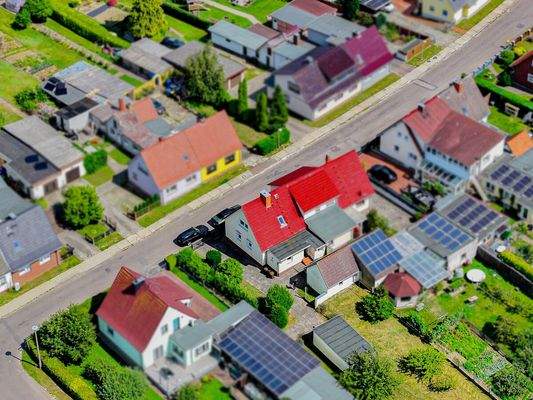 Eingebettet in ein gewachsenes Einfamilienhausumfeld