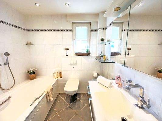 Modernes Tageslichtbad 