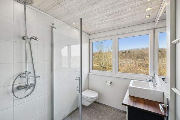 Badezimmer Nebengebäude mit Aussicht