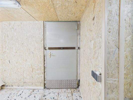 CAM01223G0-PR0125-STILL026