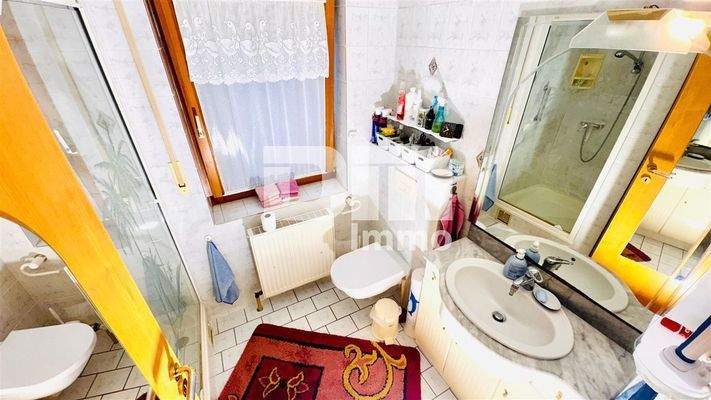 EG Badezimmer / Dusche