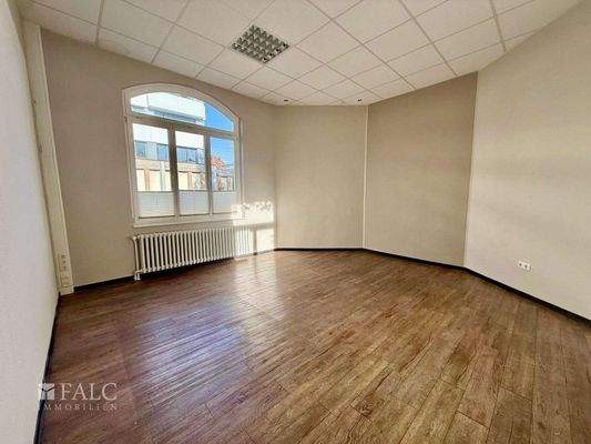 Büroraum - Hochpaterre