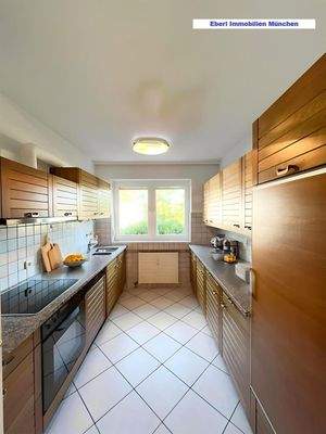 Einbauküche m Fenster