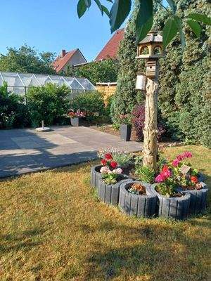 Garten, Terrasse und Gewächshaus