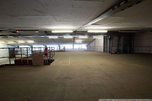 Halle obere Ebene Bild 1