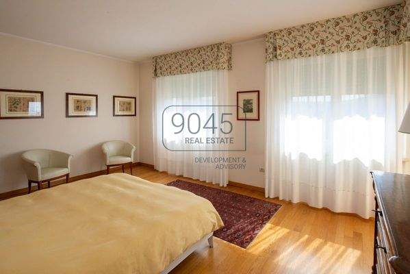 Exklusives Villenanwesen mit Seeblick in Garda - Gardasee