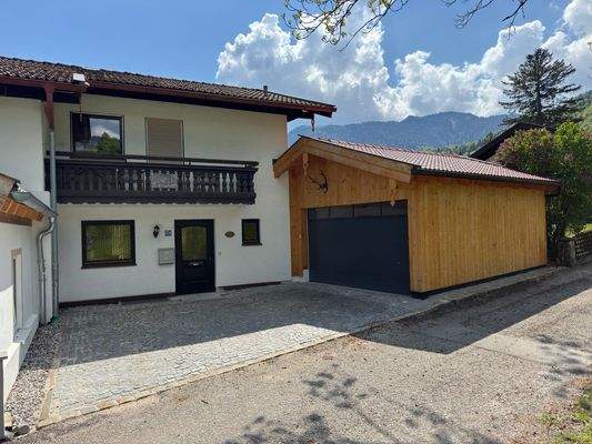 Hof mit Garage nordseitig