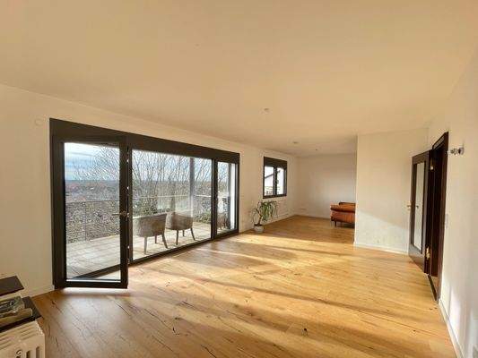 Das 1. Obergeschoss und das Erdgeschoss präsentieren sich als eine großzügige Wohneinheit