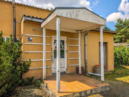 Eingang ehemaliger Konsum