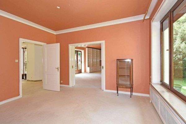 mit Zugang ins Esszimmer