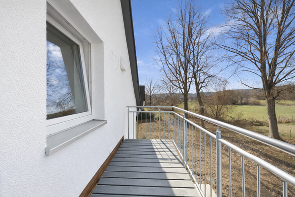 Genießen Sie auf Ihrem Balkon die ersten Sonnenstr
