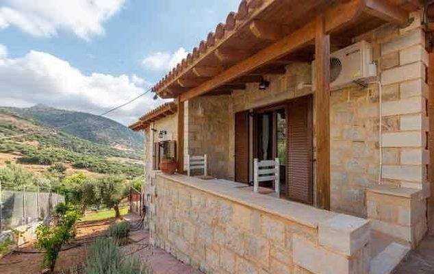 Kreta, Sisi: Einzigartiges Steinhaus mit Swimmingpool zum Verkauf