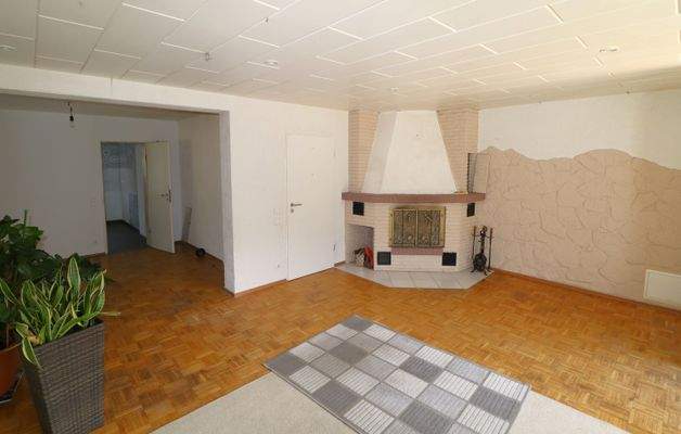 EG - Wohn-/Esszimmer mit Kamin