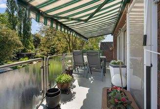 Sonnenbalkon mit Markise