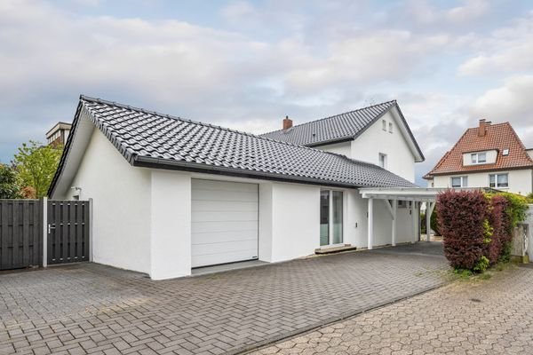 Anbau mit Carport