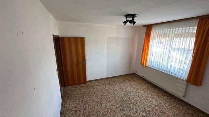 OG - Kinderzimmer / Büro / Ankleide - 2