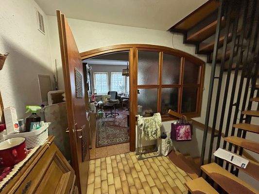 Flur Haus rechts vermieteter Teil