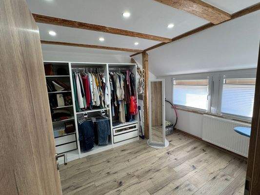 Ankleide oder Kinderzimmer