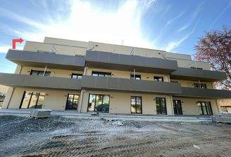 Haus Ansicht mit der Wohung 3 OG links