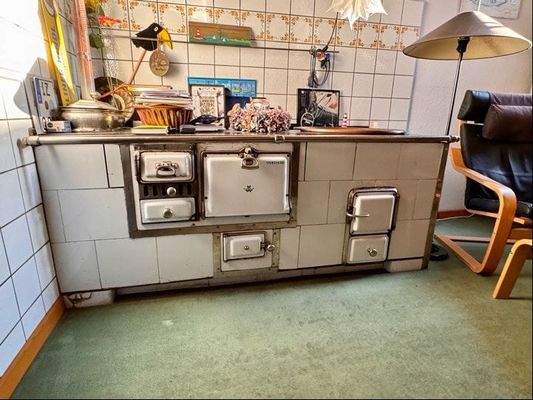 Küchenhexe im Esszimmer