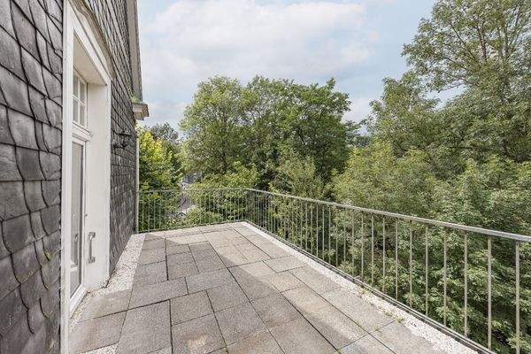 Balkon mit grüner Aussicht