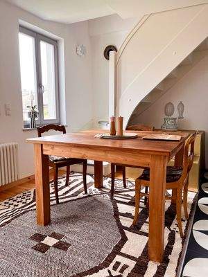 Essbereich mit Treppe ins OG