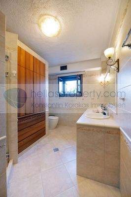 35b9b4f453a5457fadc8c5e575a99828-original