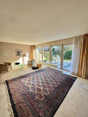 Einblick ins großzügige Wohnzimmer