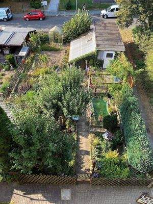 Blick auf den dazugehörigen Garten.jpg