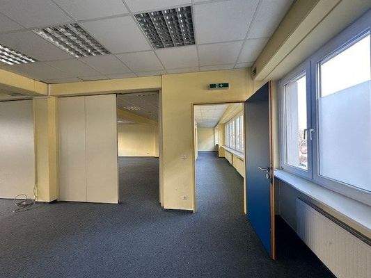 Trennwände vorhanden