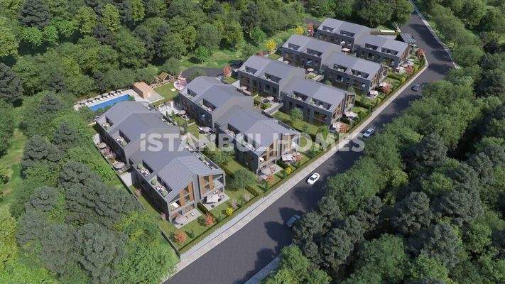 Chic Properties in a Complex Interwined the Nature in Eyupsultan