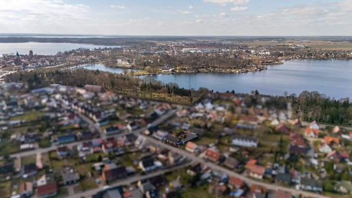 Herrliche Lage an der Seenlandschaft