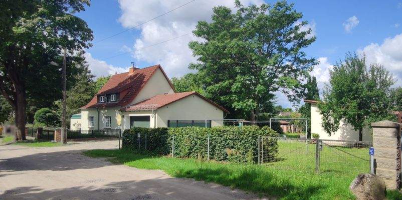 Straßenansicht rechts