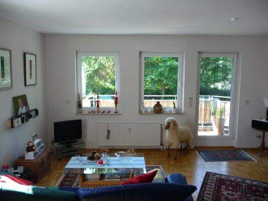 Wohnen mit Blick zum Balkon, Archivbild