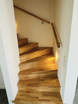 DHH Treppe.png