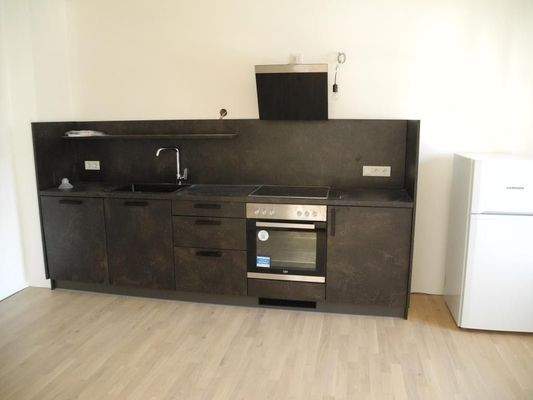 Küche mit E-Geräten