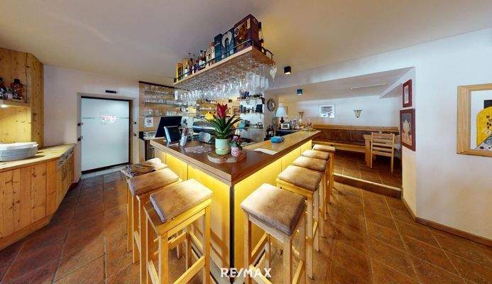 Ötz - Pizzeria - Barbereich