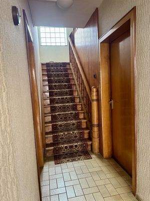 rechtes Haus - Treppenhaus