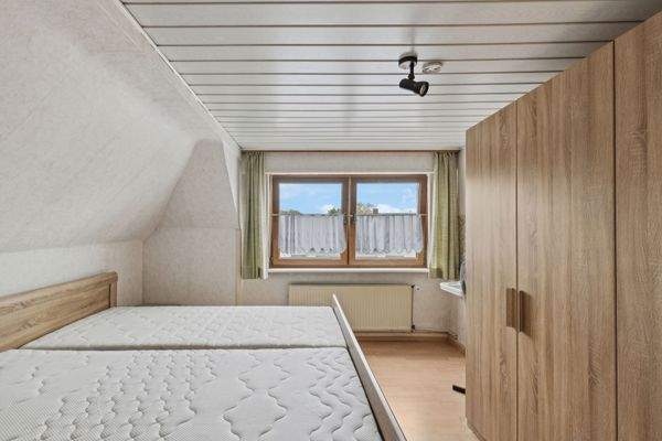 backbone_515802-B_007_HD