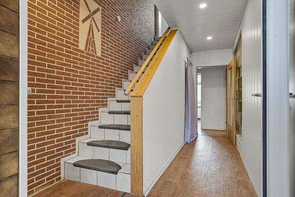 Flur - Zugang Dachgeschoss