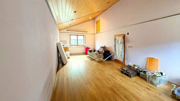 Zimmer im Anschluss an den Laden EG