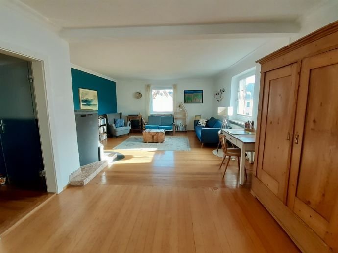 Schöne Altbau 5-Zimmer Wohnung mit Garten & Balkon