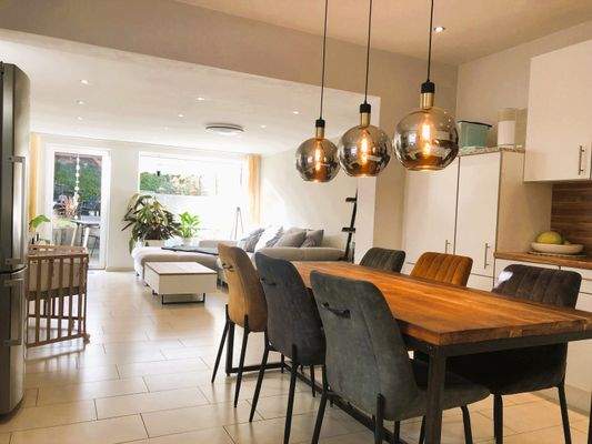 offener Wohn- und Essbereich