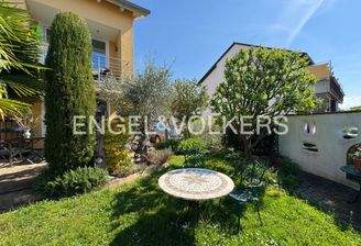 Idyllische und gepflegte Gartenanlage