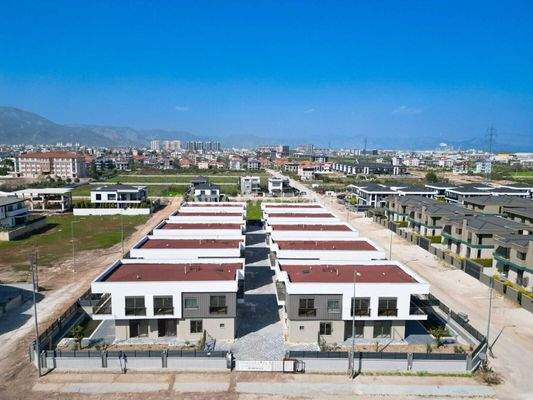 Villas with Private Pools and Gardens in Döşemealtı Antalya