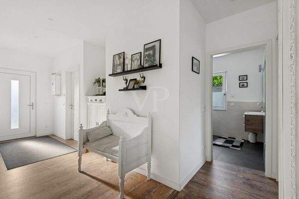 helle Diele und Eingangsbereich